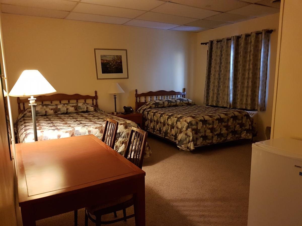 Beaver Hotel North Battleford Dış mekan fotoğraf