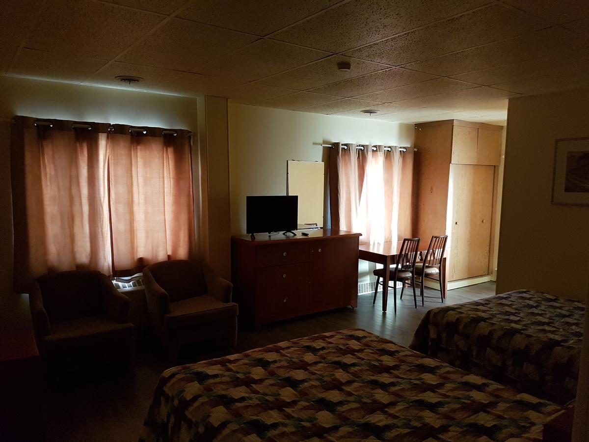 Beaver Hotel North Battleford Dış mekan fotoğraf