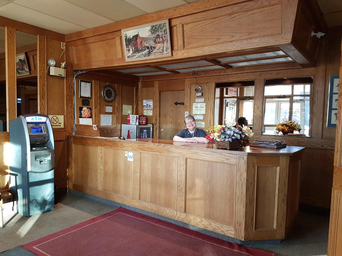 Beaver Hotel North Battleford Dış mekan fotoğraf