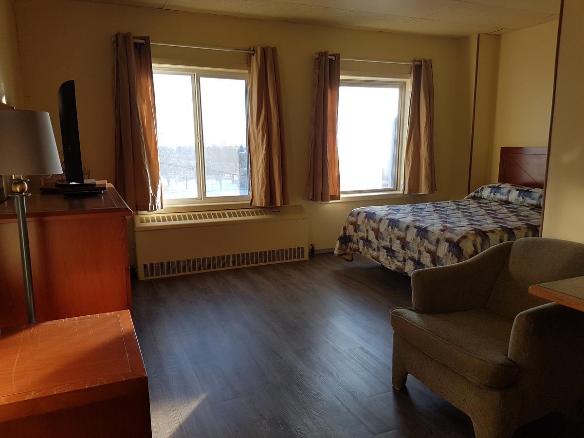 Beaver Hotel North Battleford Dış mekan fotoğraf
