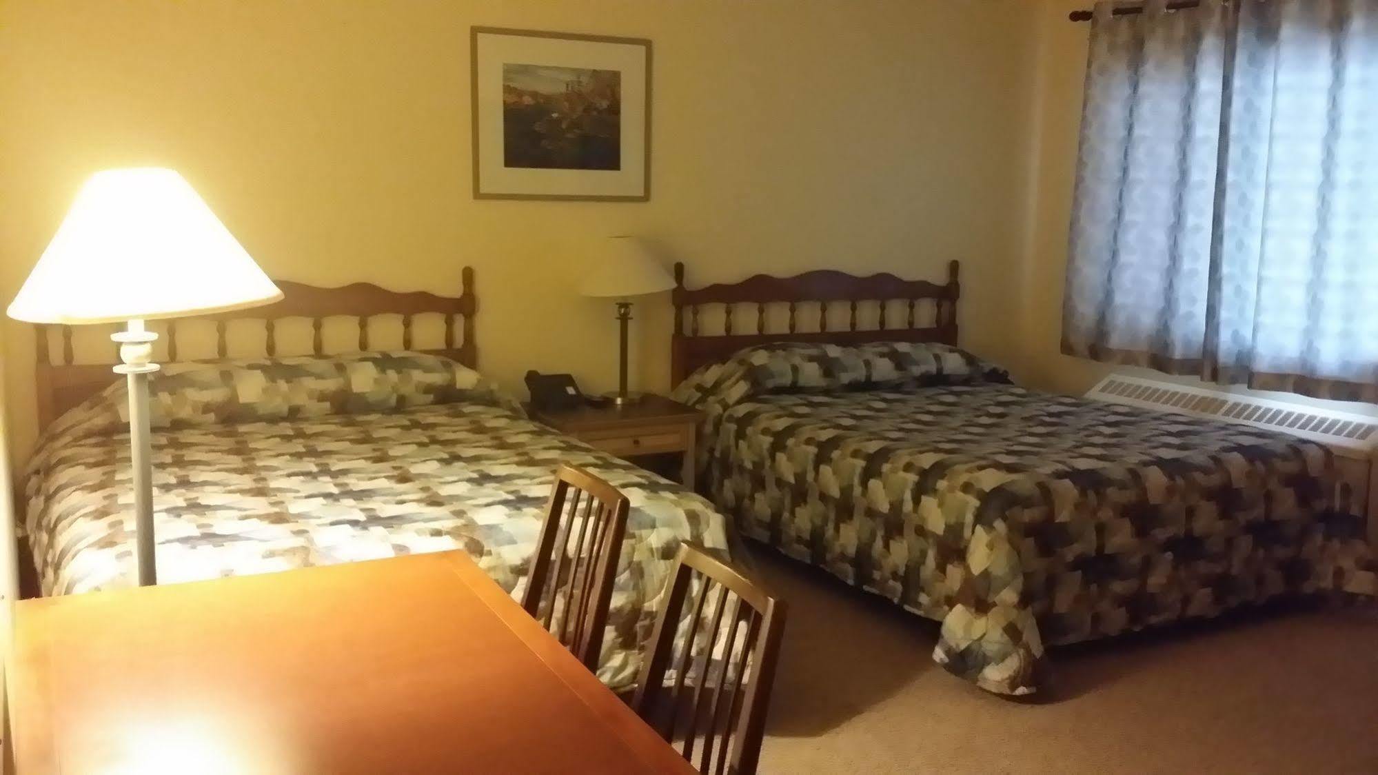 Beaver Hotel North Battleford Dış mekan fotoğraf