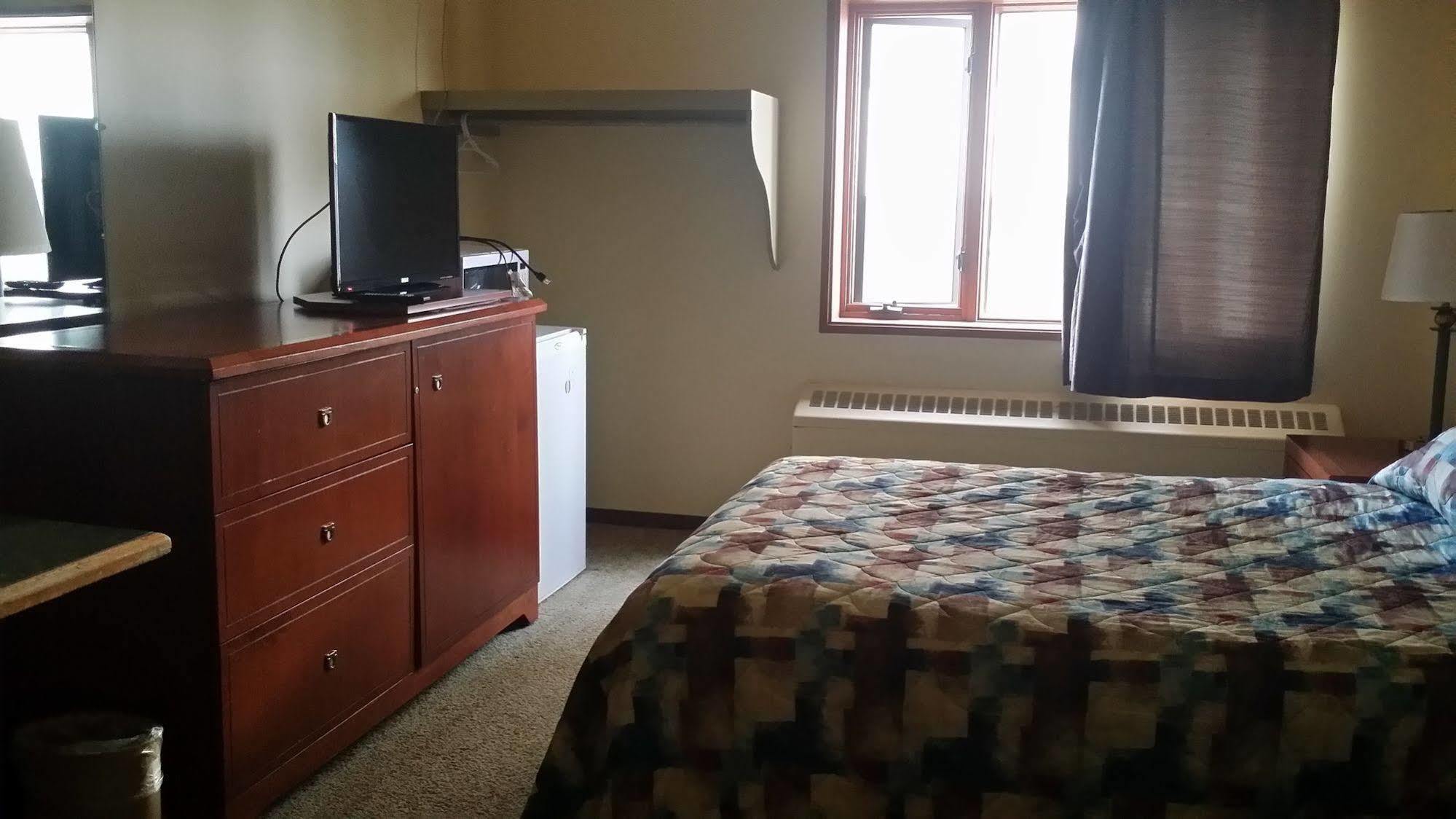 Beaver Hotel North Battleford Dış mekan fotoğraf